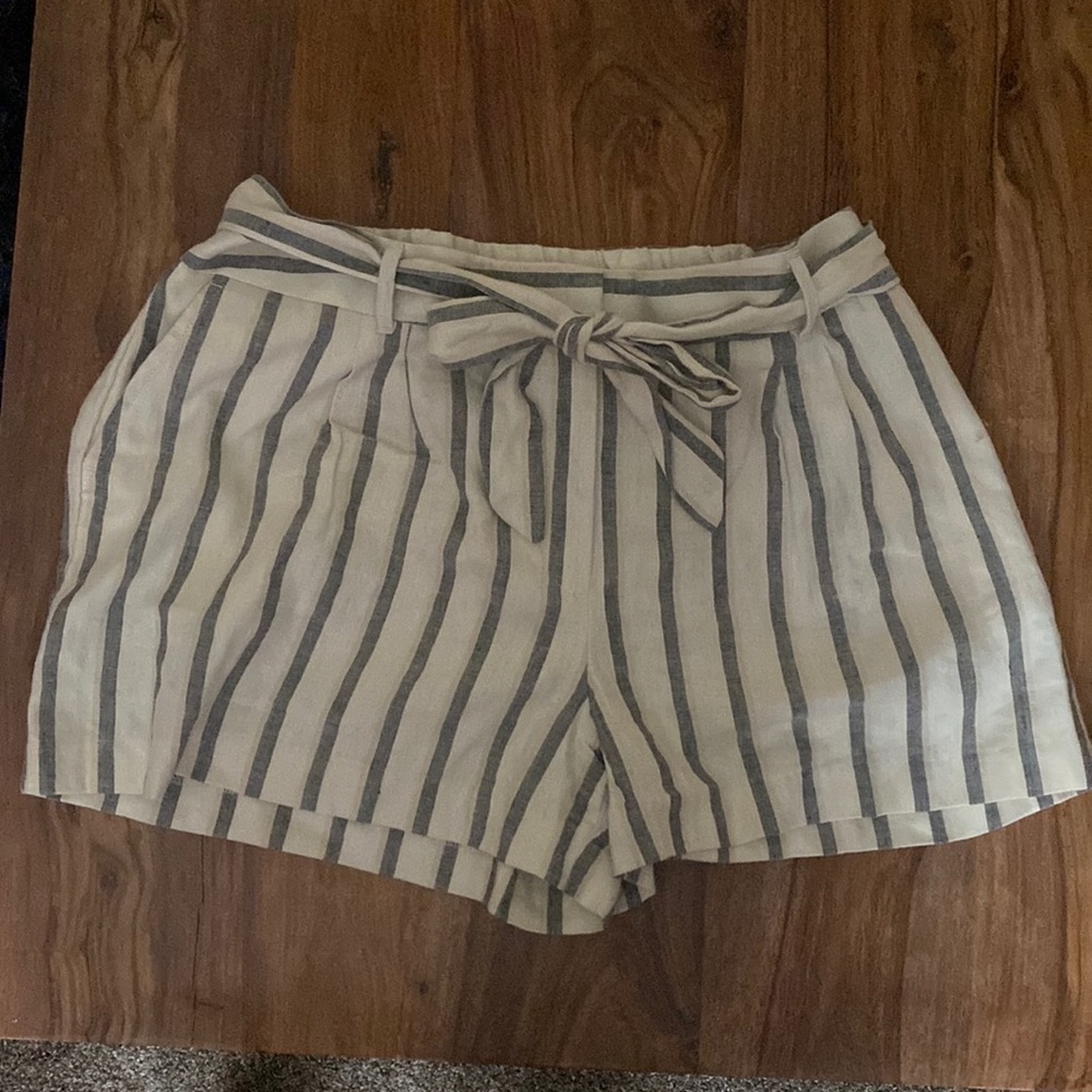 Linen blend shorts